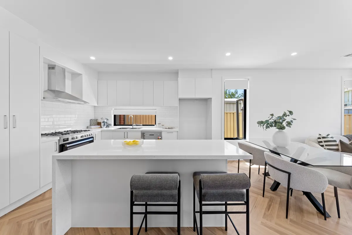 Craigieburn Townhouses by Lvant Projects